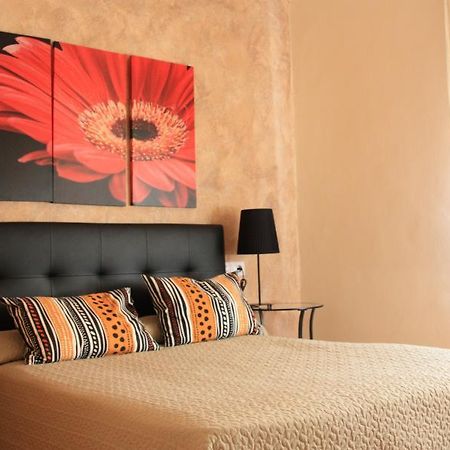 Hostal Rte. Elena Fuentes de Ebro Rum bild