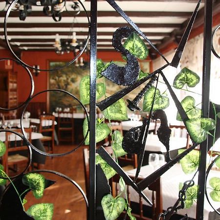 Hostal Rte. Elena Fuentes de Ebro Exteriör bild
