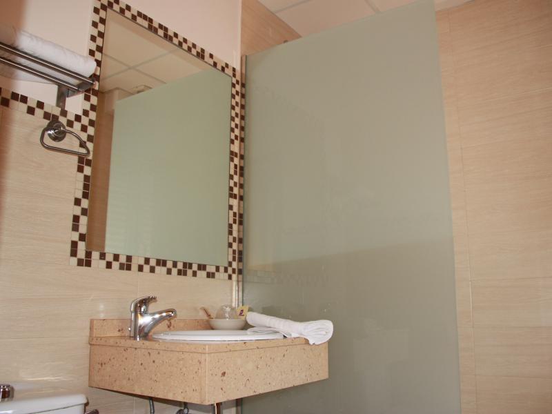 Hostal Rte. Elena Fuentes de Ebro Rum bild